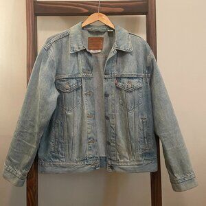 Levi's Denim Jacket - Trucker, Light Wash, Naturally Distressed